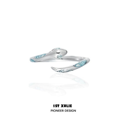 Stylish silver snake ring featuring a unique design with textured accents for a modern look
