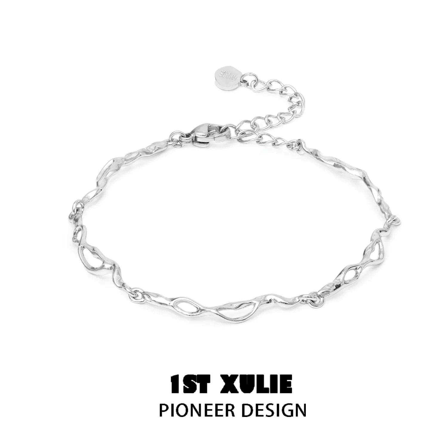 Elegant silver wave chain bracelet with a unique design from 1ST XULIE for stylish accessorizing