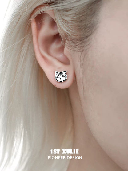 1ST XULIE street art cat earrings in silver, featuring a playful cat design for a trendy look