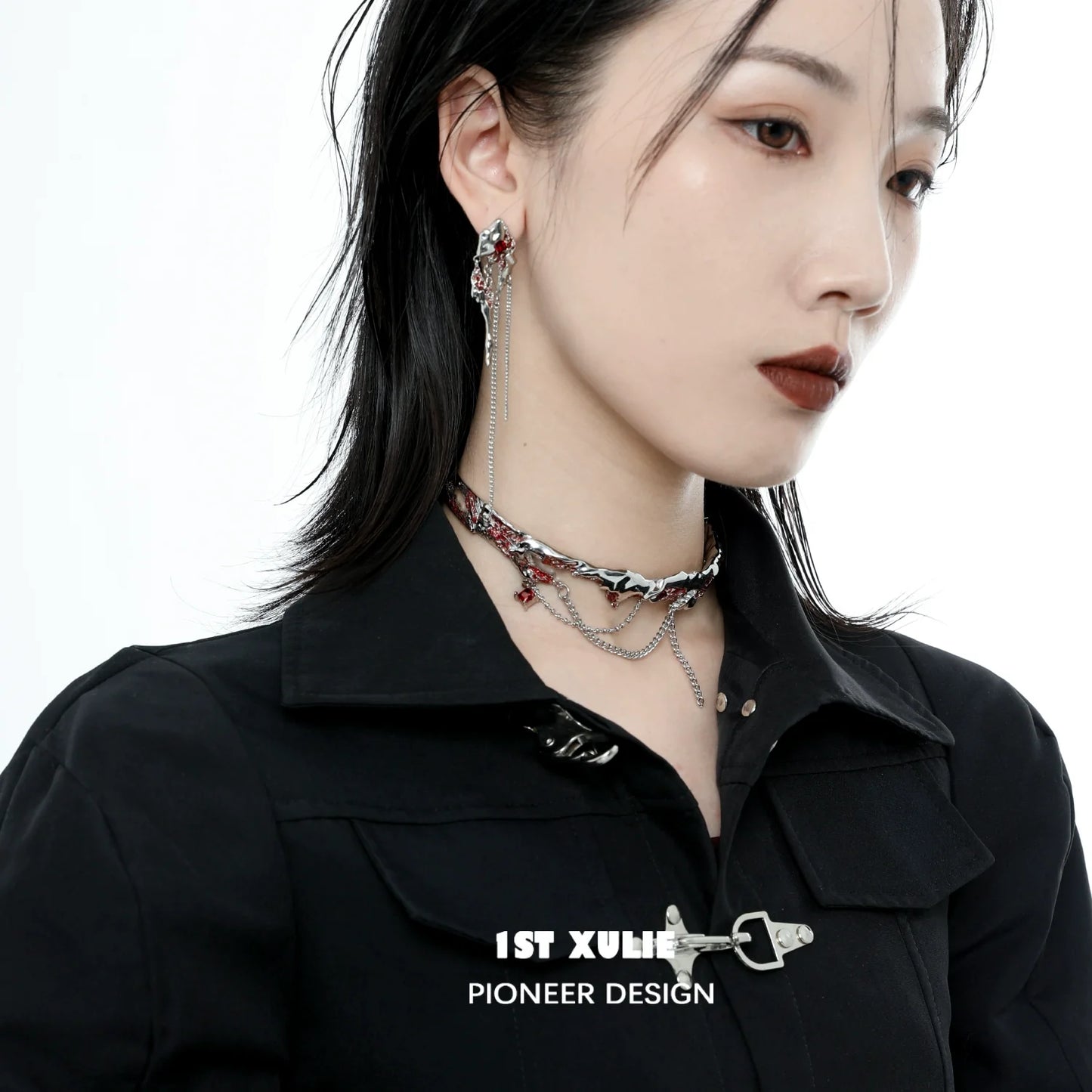 Stylish wind erosion tassel necklace by 1STXULIE featuring intricate detailing and modern design