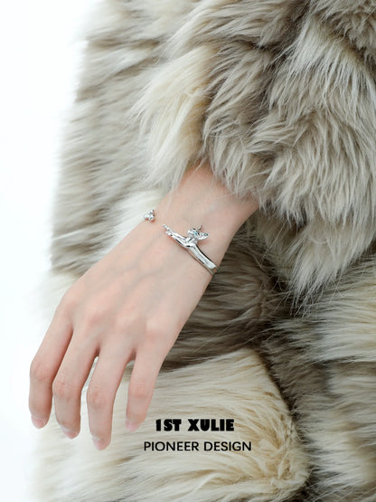Stylish Y2K cat bracelet with a unique design, perfect for trendy accessory lovers