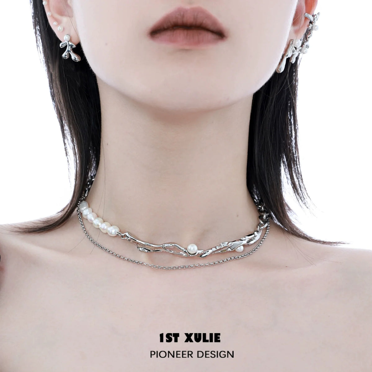 Y2K pearl choker necklace featuring delicate pearls and a unique design for modern fashion enthusiasts