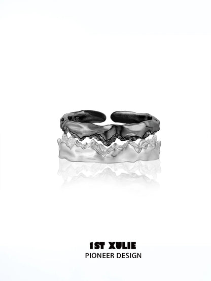 Y2K silver couple ring featuring a unique wavy design for modern fashion lovers