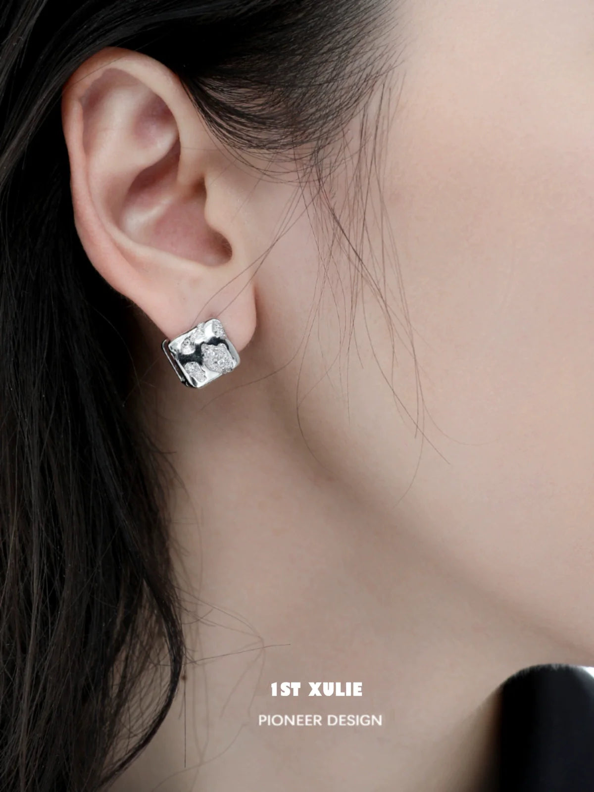 Y2K textured earrings featuring a unique design, perfect for a trendy accessory look.