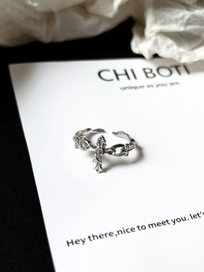 "Snow Iris" Cross Ring