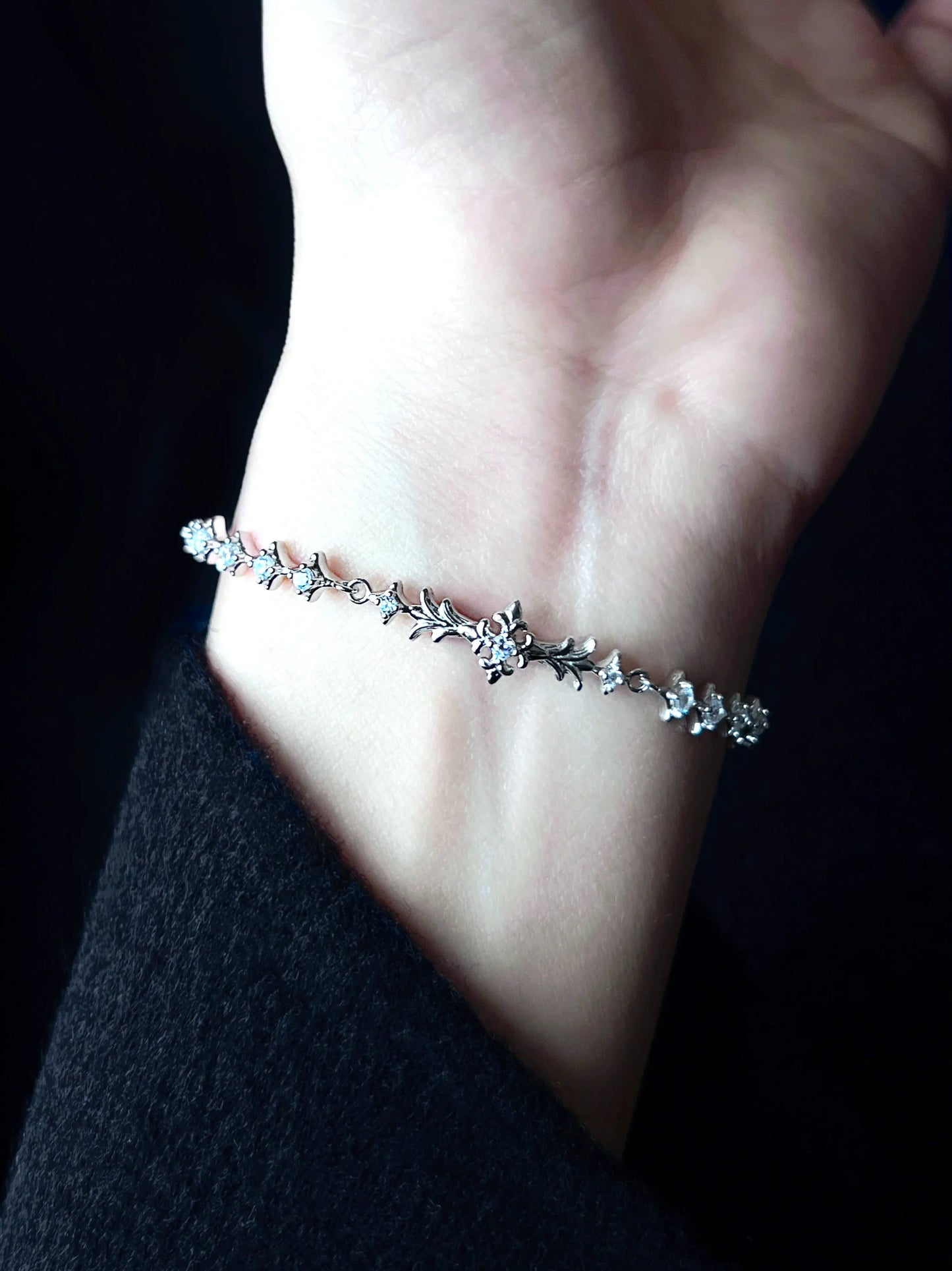 "Starry Night Iris" Zircon Bracelet