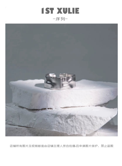 Futuristic Space Twist Silver Ring