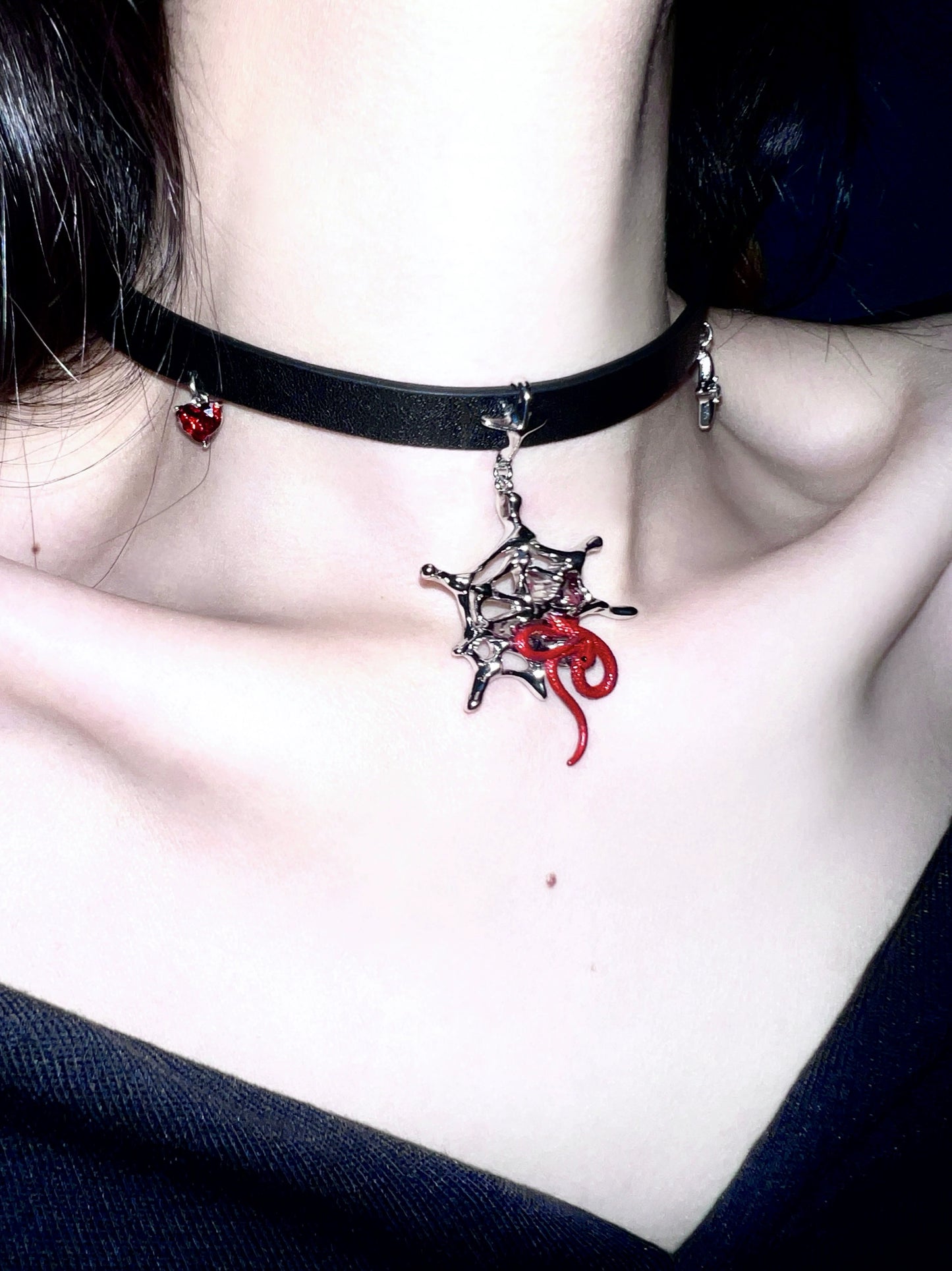 "Spider Web Trap" Choker
