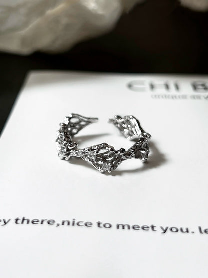 "Disorder Woven" Hollow Ring