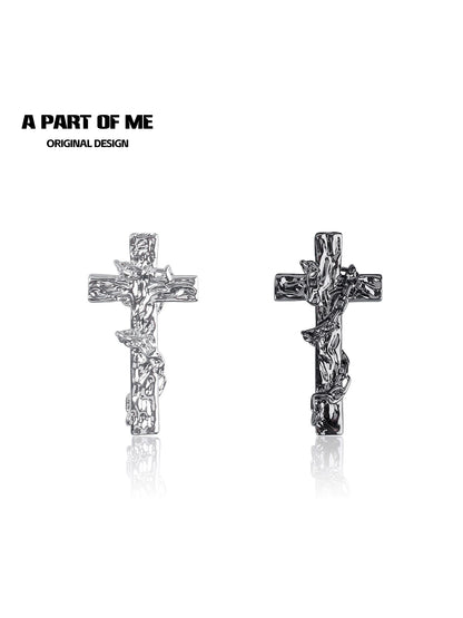 Textured Rattan Cross Earrings