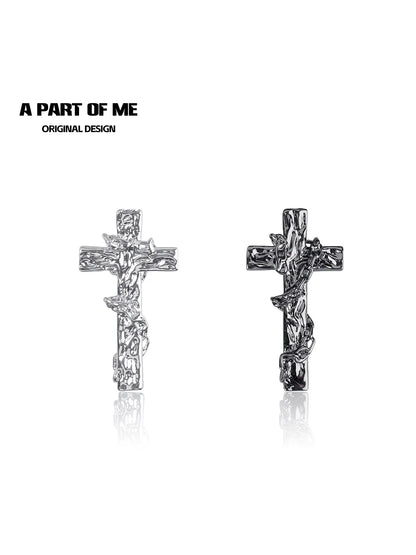 Textured Rattan Cross Earrings