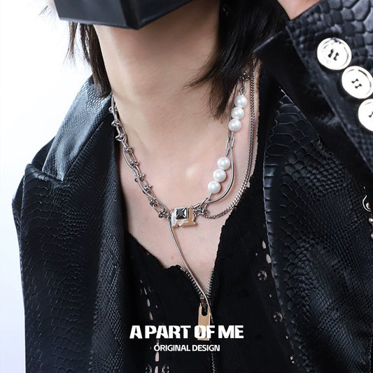 Elegant Thorn Pearl Necklace