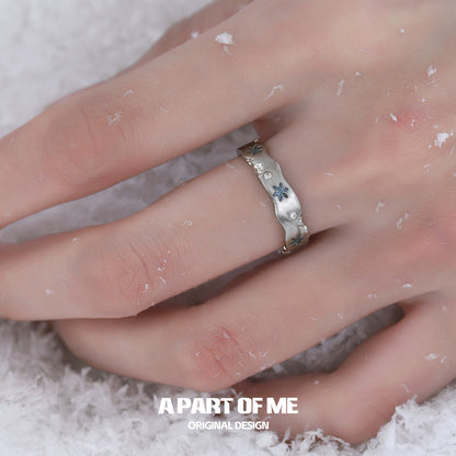 Love in Snow Ring