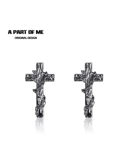 Textured Rattan Cross Earrings