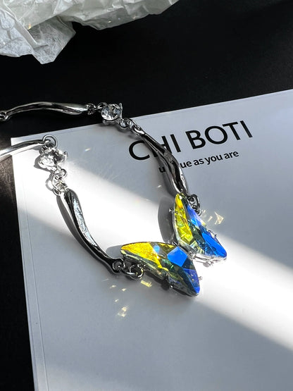 "Metal Butterfly" Zircon Necklace