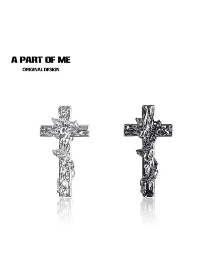 Textured Rattan Cross Earrings