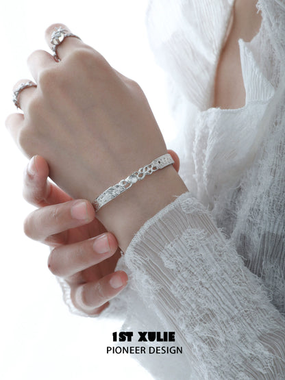 White Agate Minimal Bangle