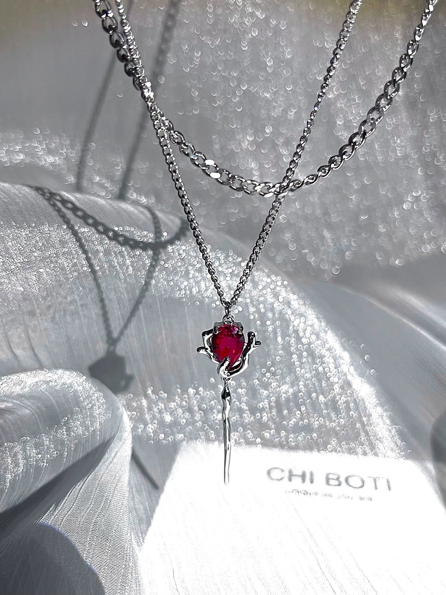 "No Man's Land Rose" Cold Necklace