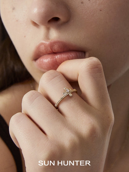 Lace Shimmer Cross Ring