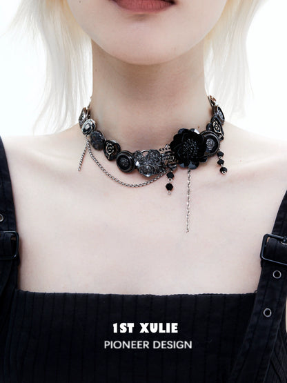 Dark Taboo Rose Clavicle Necklace