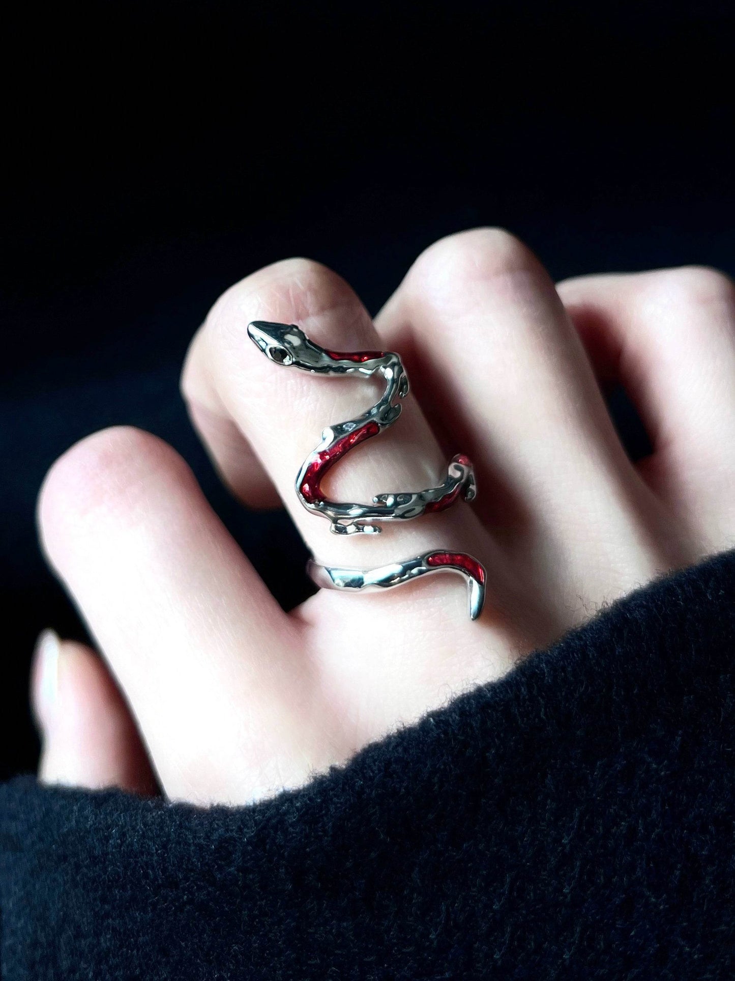 "Blood Amber Snake" Winding Necelace