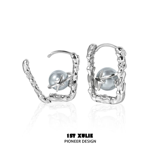 Cool Gray Pearl Starry Stud Earrings