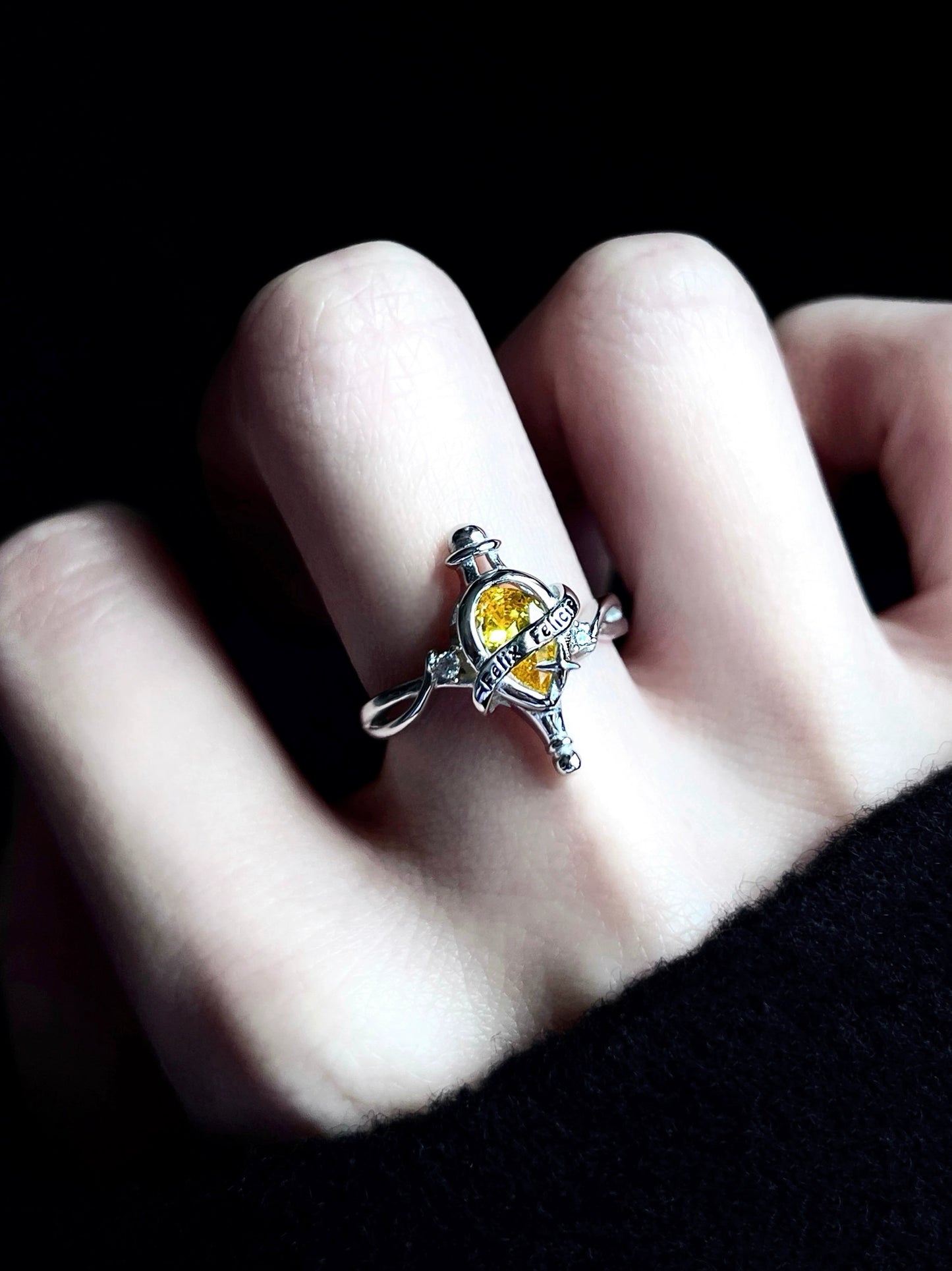"Welfare Agent" Yellow Zircon Bracelet