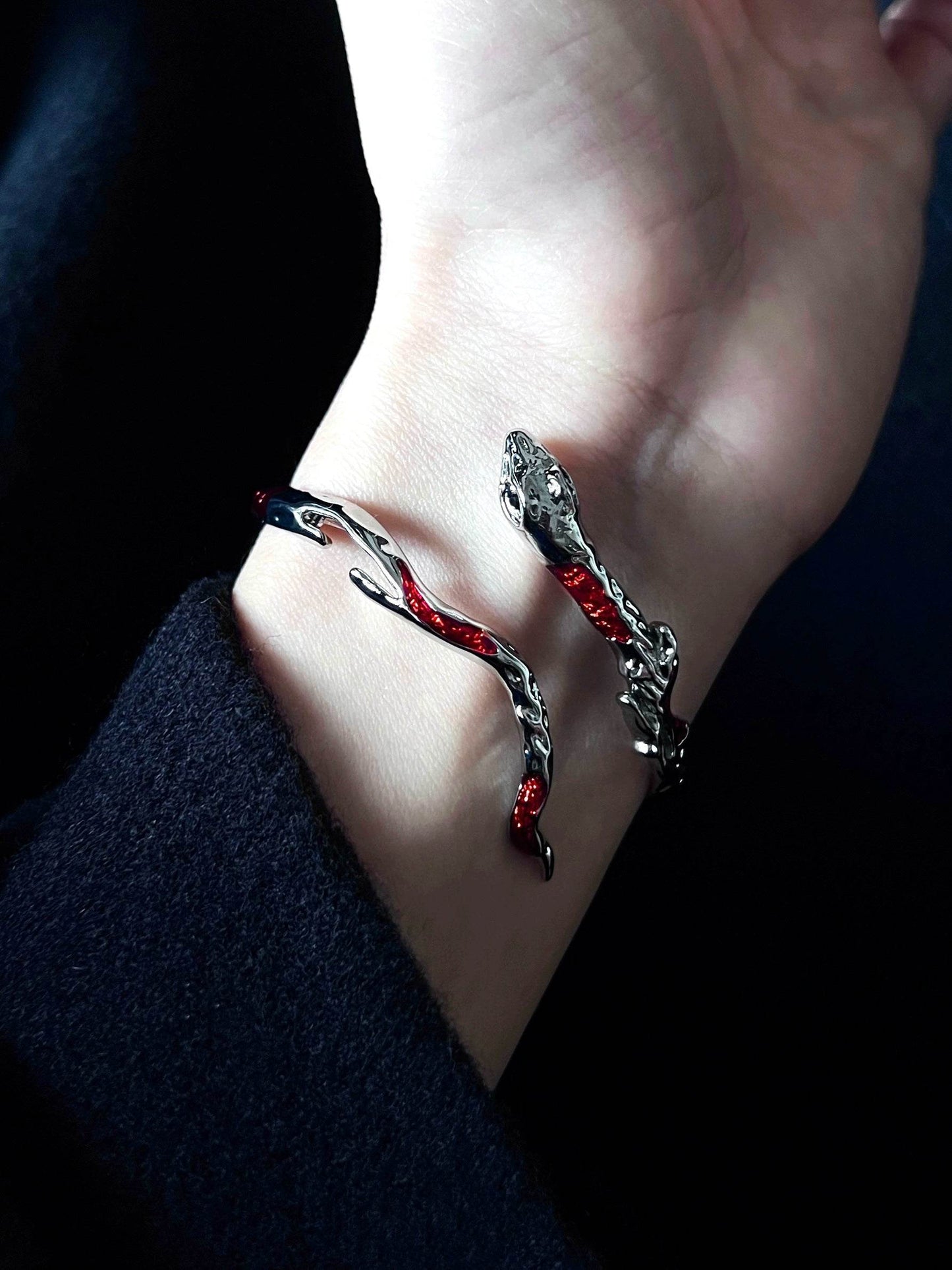"Blood Amber Snake" Winding Necelace