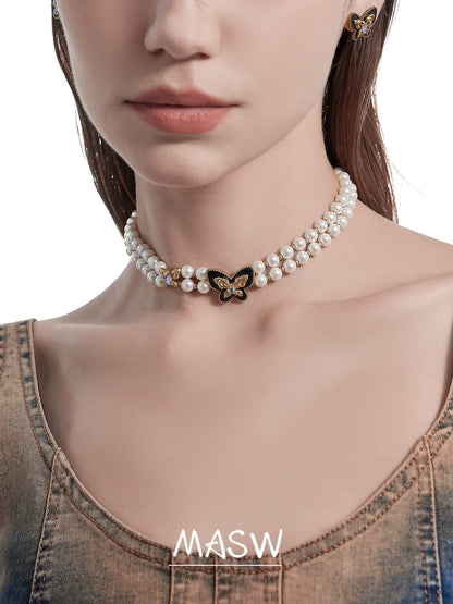 Retro Pearl Butterfly Choker