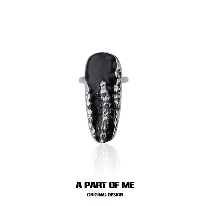 Dark Queen Finger Guard Ring