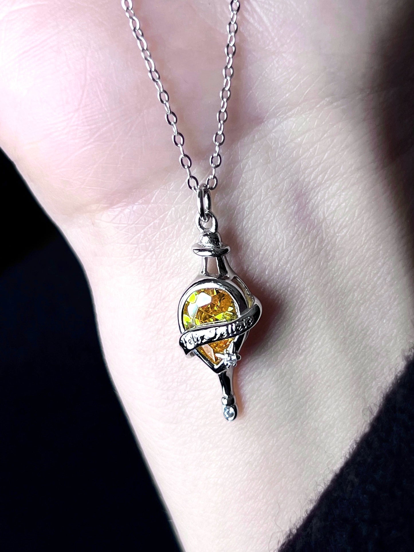 "Welfare Agent" Yellow Zircon Bracelet