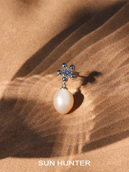 Island Flower Pearl Earrings