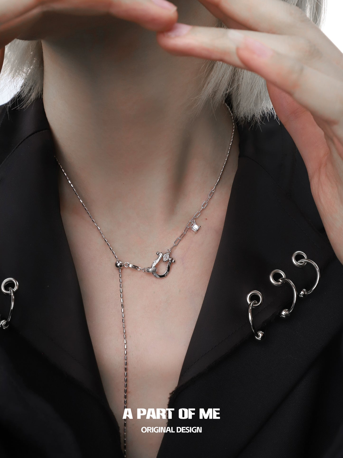 Diamond Horseshoe Collarbone Chain