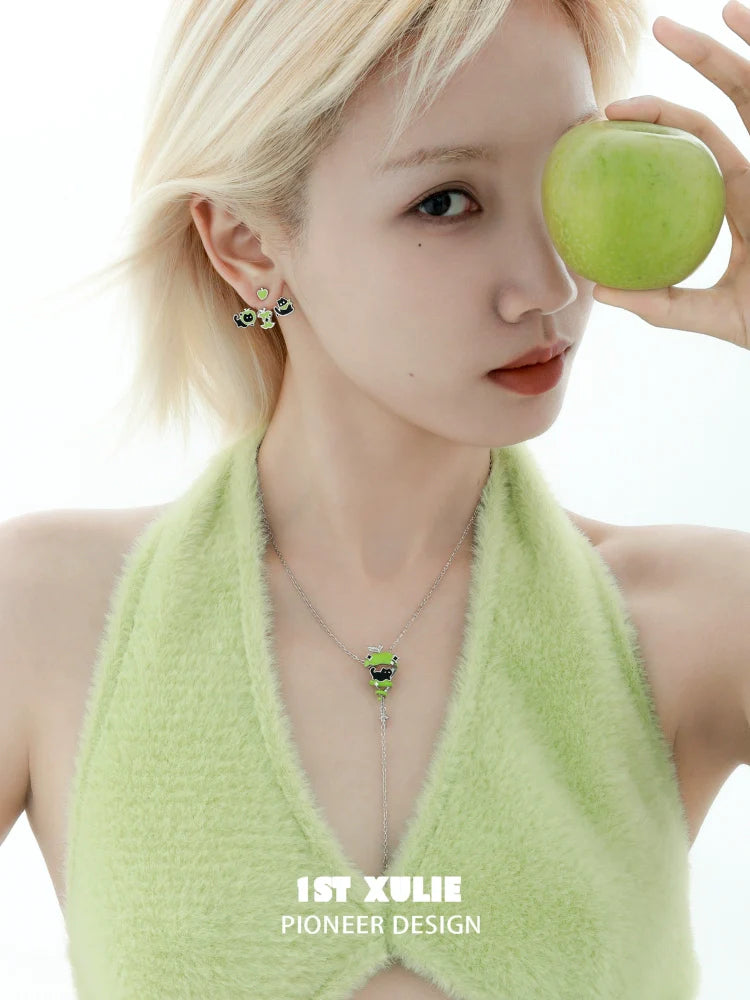 Stylish 1STXULIE apple cat dog necklace featuring green apple accents, perfect for playful accessory lovers