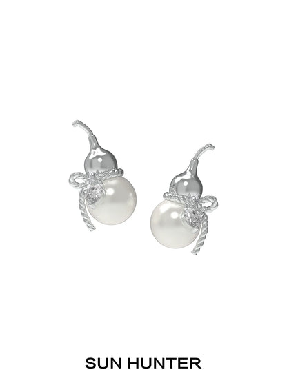 Elegant silver Chinese fortune gourd earrings with pearl accents and decorative bow detail