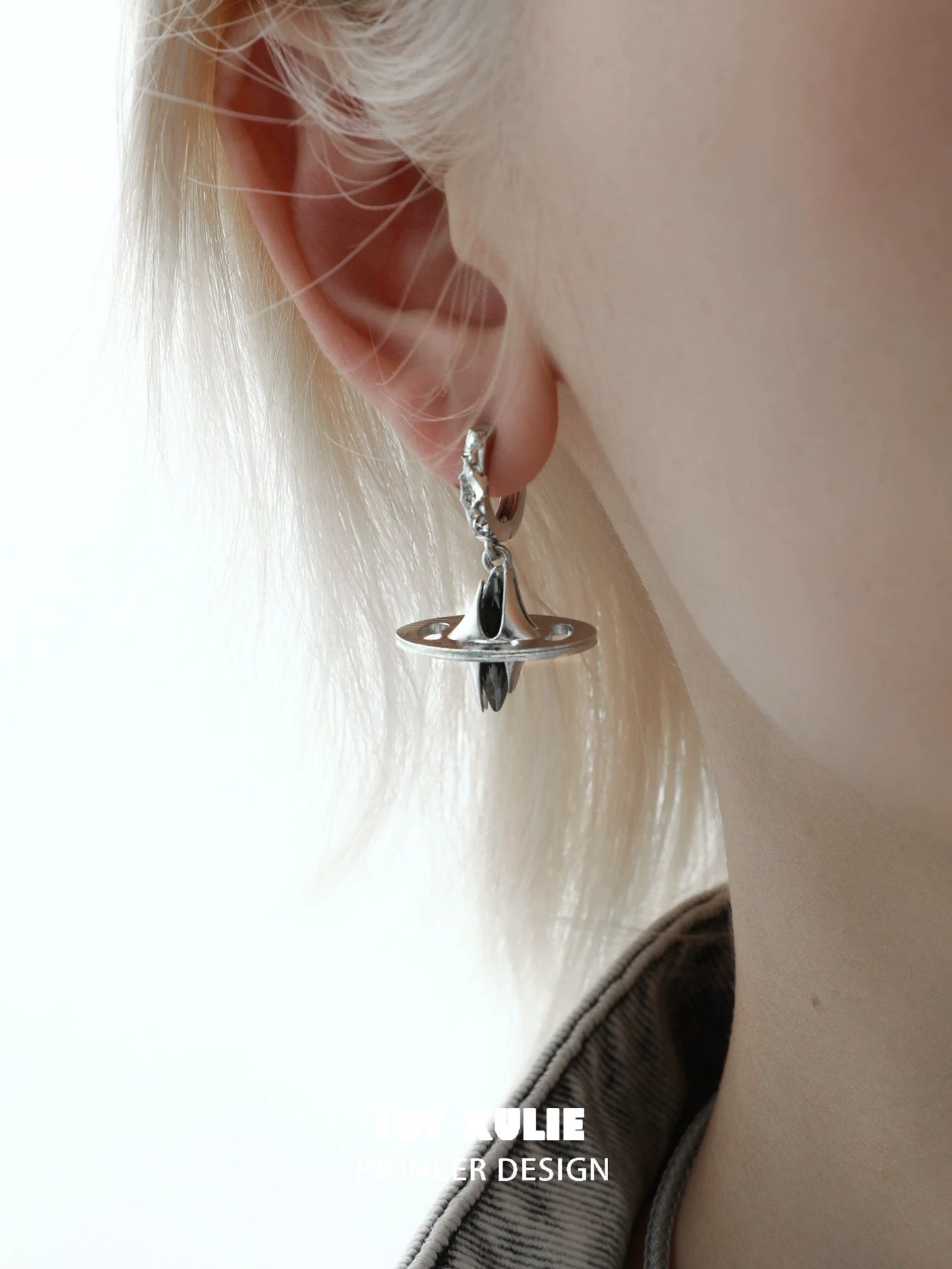 Stylish futuristic dream core earrings with unique design, perfect for fashion-forward individuals