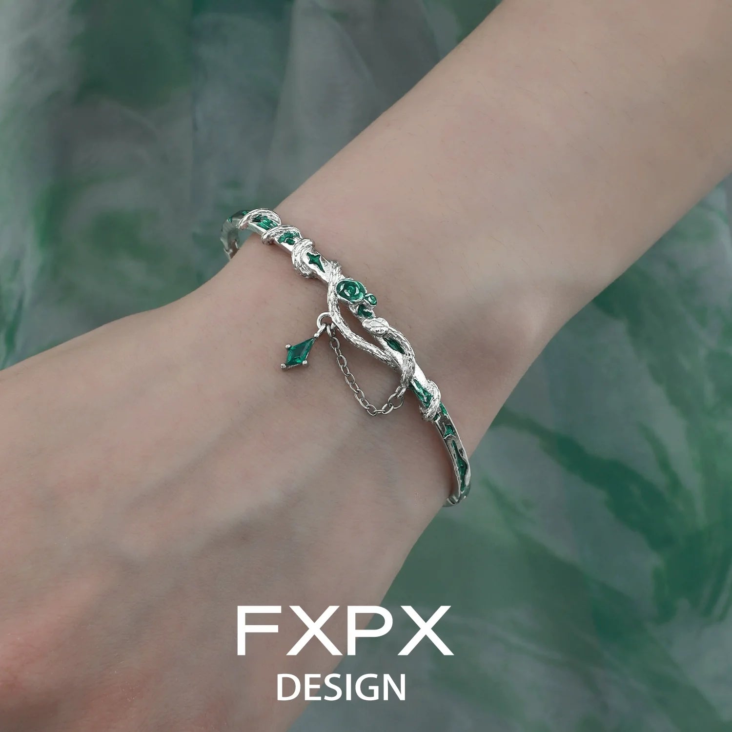 FXPX Gothic Rose Snake Bracelet with Emerald Accents for Unique Fashion Statement