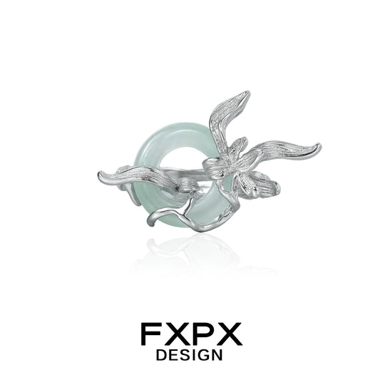 FXPX lake iris silver ring featuring a delicate design with a frosted mint glass accent