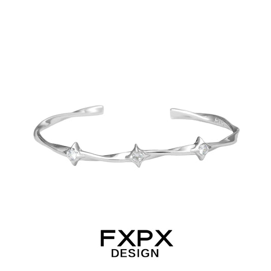 FXPX silver star bracelet with three star-shaped embellishments for a stylish look