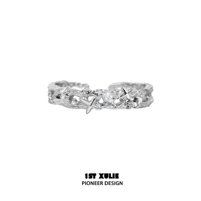 1STXULIE Galaxy Star Couple Ring with a Unique Design and Sparkling Accents