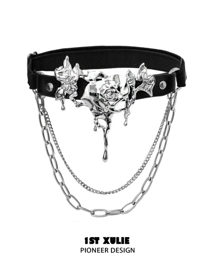 Gothic thigh chain jewelry with a silver floral design and decorative chains for a striking look