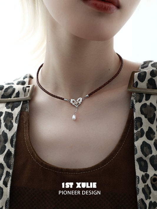 Heart pendant collarbone chain necklace with elegant design from 1ST XULIE for stylish accessorizing