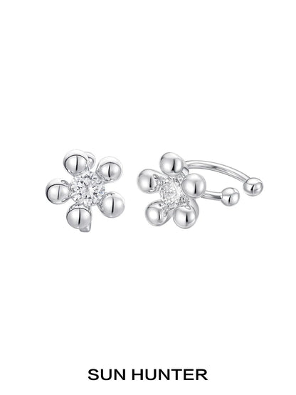 SUN HUNTER island flower silver earrings with floral design and sparkling center for elegant style