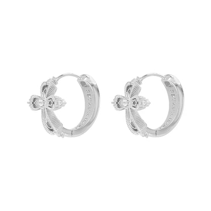 SUN HUNTER lace cross earrings in silver with intricate design for elegant style