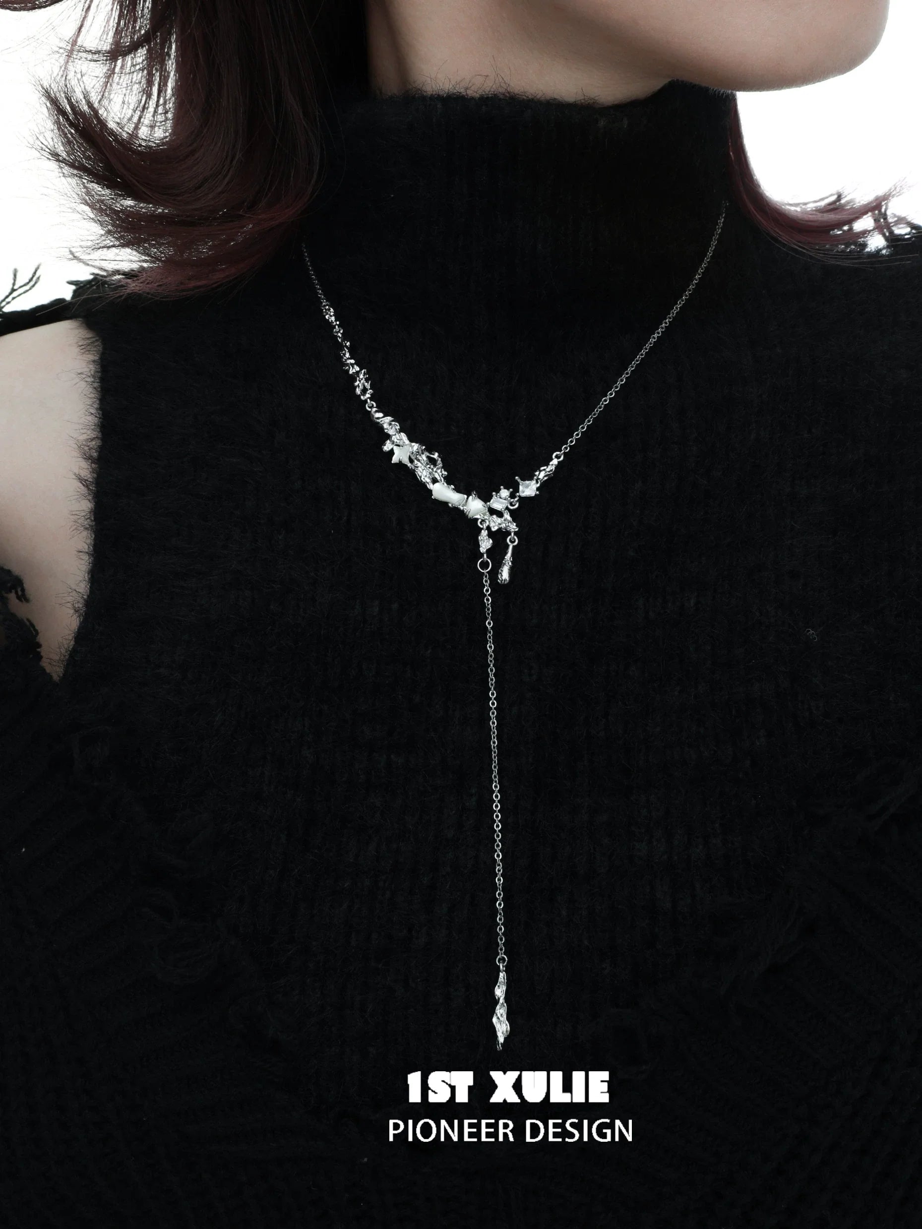 Elegant moonlight fragment silver necklace featuring sparkling accents, perfect for stylish outfits