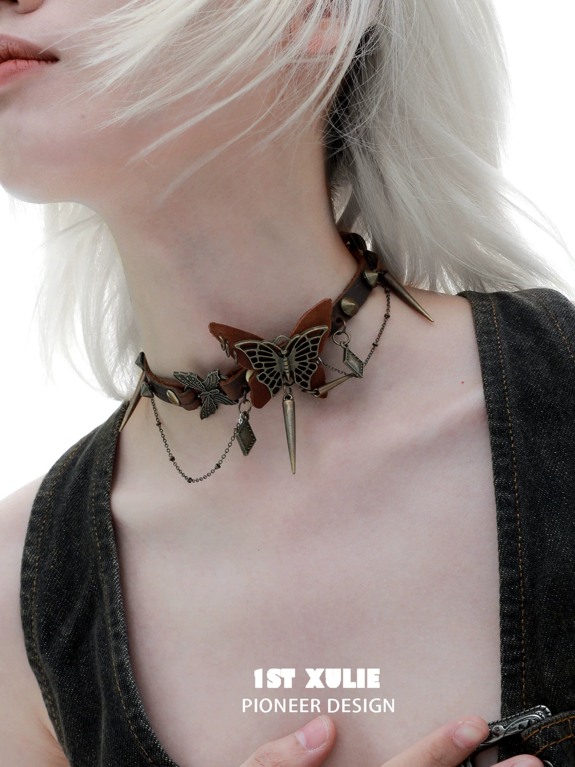 Stylish retro butterfly choker with intricate metal details and a unique design for trendy outfits