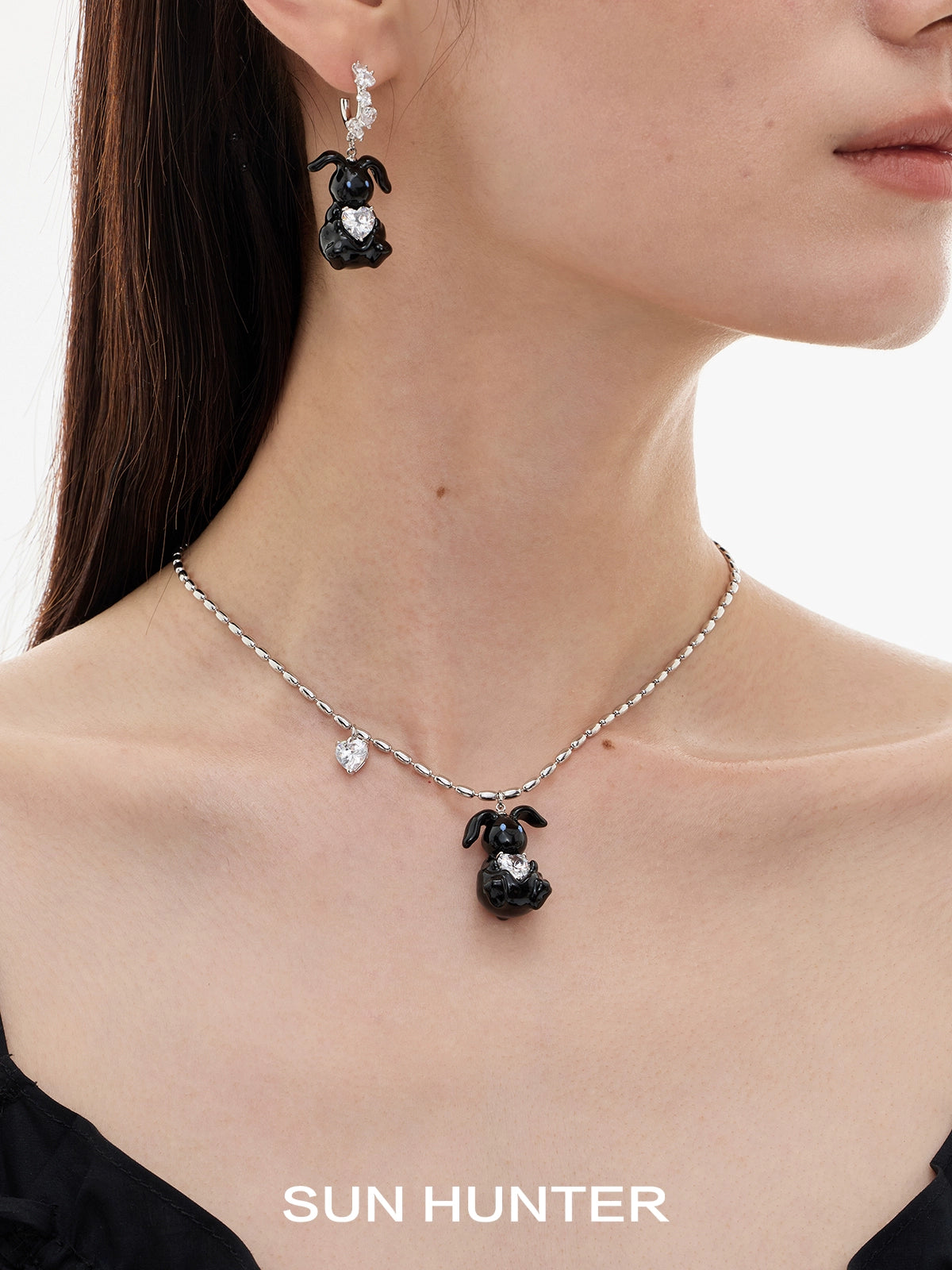 SUN HUNTER jewelry cute rabbit necklace for women with matching earrings, featuring a black rabbit design.