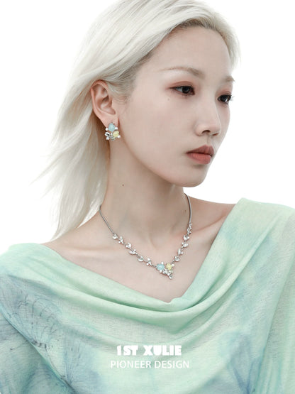 1ST XULIE Tulip Clavicle Necklace with Floral Design for Elegant Fashion Statement