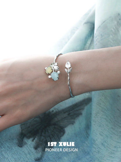 Elegant tulip silver bracelet featuring colorful gemstones for a stylish accessory