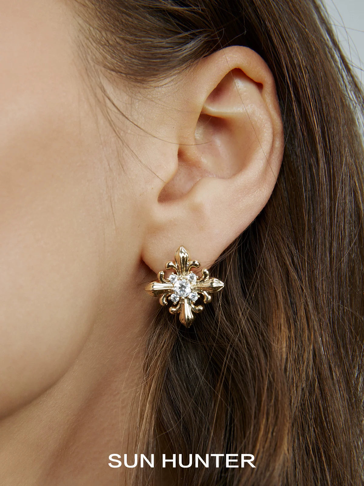 SUN HUNTER unique square stud earrings with sparkling gemstones, perfect for elegant occasions